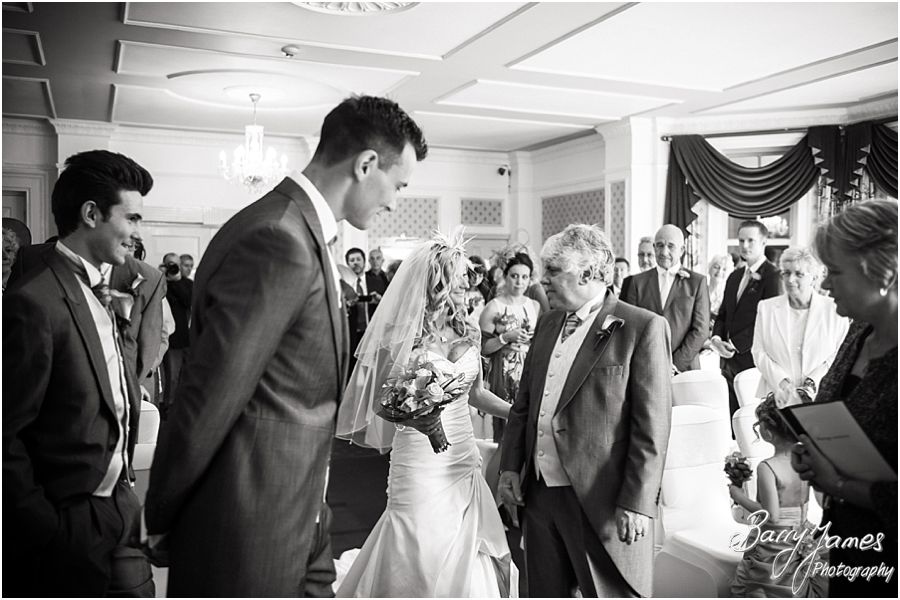 Stunning contemporary wedding photographs at Park House in Shifnal by Wolverhampton Wedding Photographer Barry James