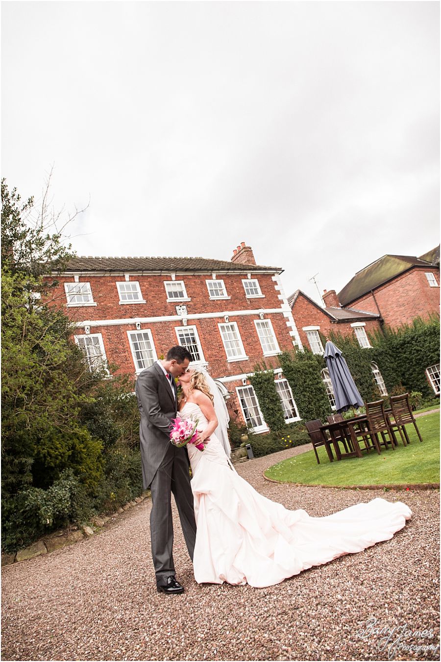 Modern wedding photography from award winning full time wedding photographer at Park House in Shifnal by Wolverhampton Wedding Photographer Barry James