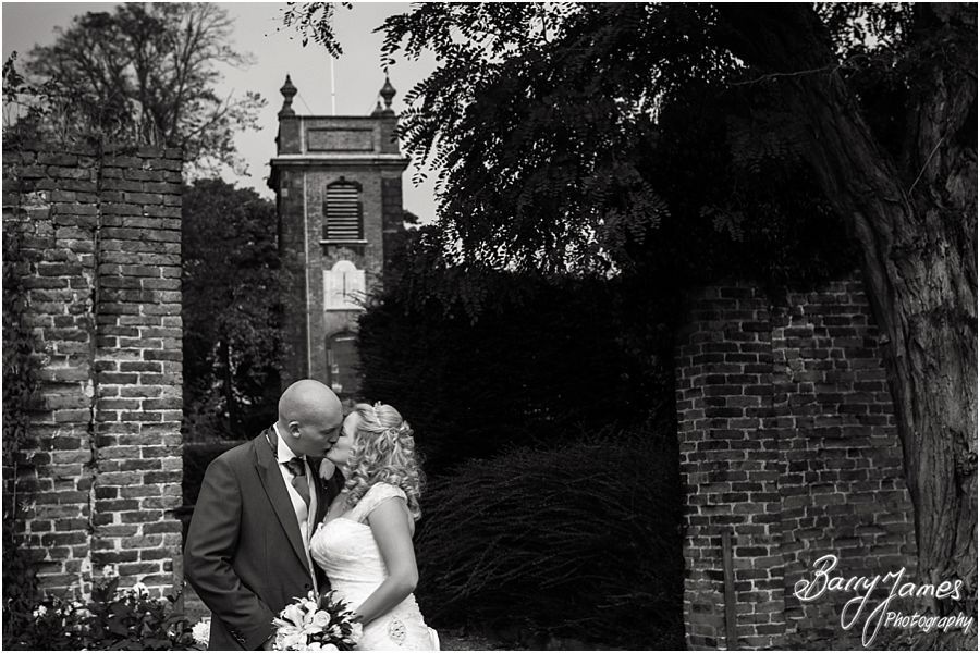 Contemporary and candid wedding photos at Castle Bromwich Hall Hotel in Birmingham by Contemporary Candid and Creative Wedding Photographer Barry James