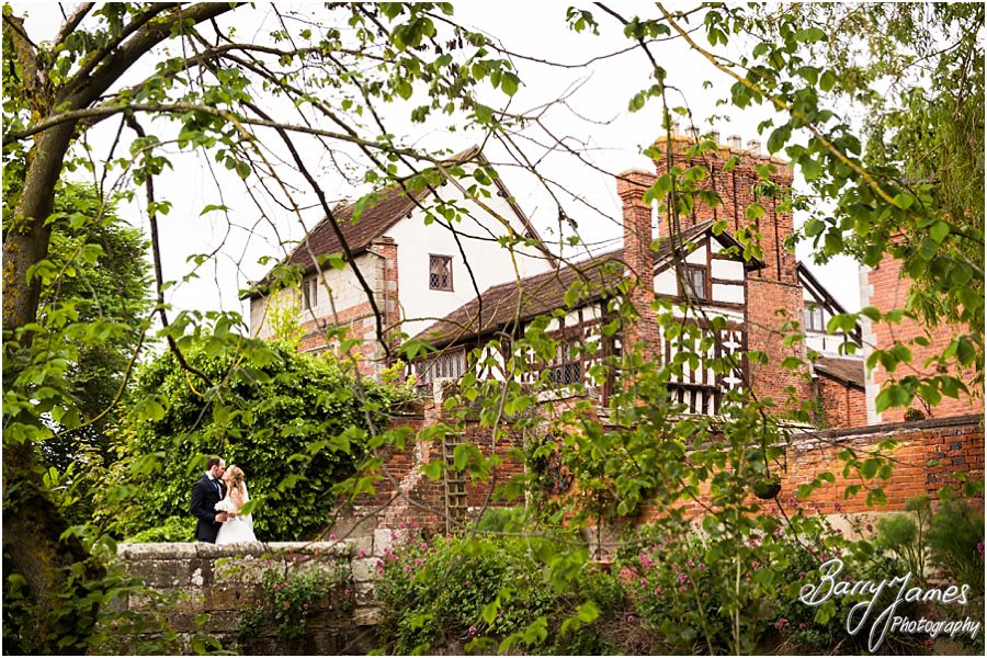 Gorgeous wedding photographs at Albright Hussey Manor in Shrewsbury by Wedding Photographer Barry James