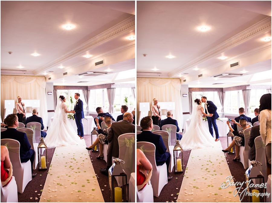 Capturing the story of the wedding ceremony with natural wedding photography